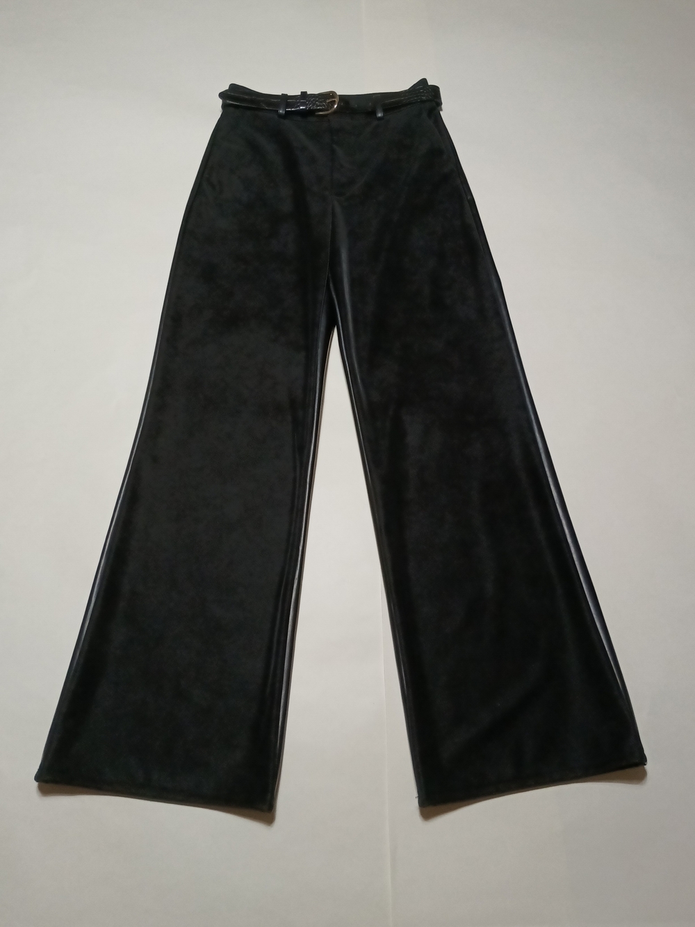 Gianni Bini Black Wide-Leg Velvet Pants - Picture 4 of 16